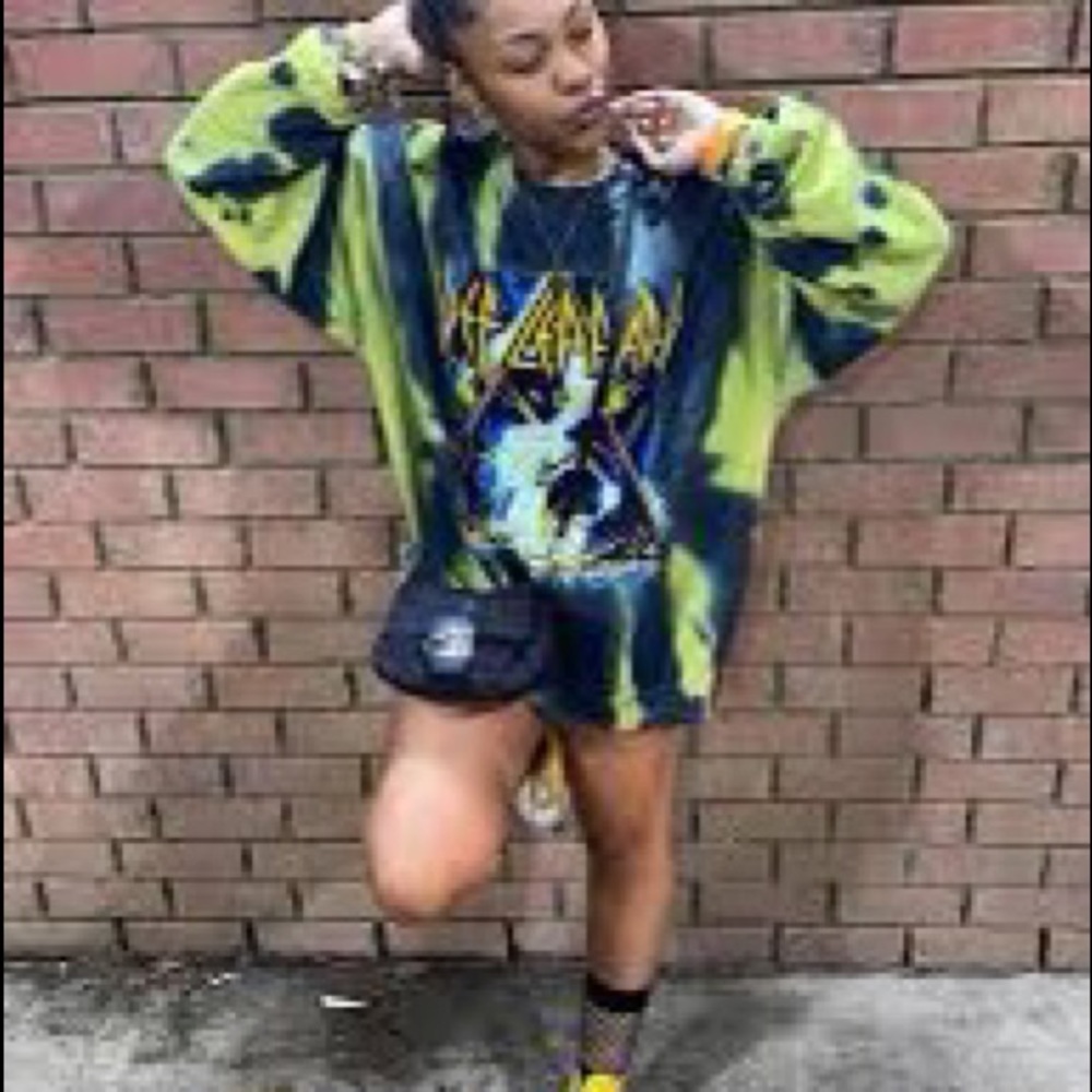 - Def Leppard Hysteria Oversized Crewneck Sz S/M